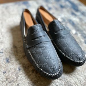 Men’s Gucci Blue Leather Monogram Loafer